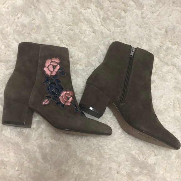 Steve Madden Leather Suede Embroidered Ankle Block Short Heel Ankle Bootie Boots - Picture 4 of 11